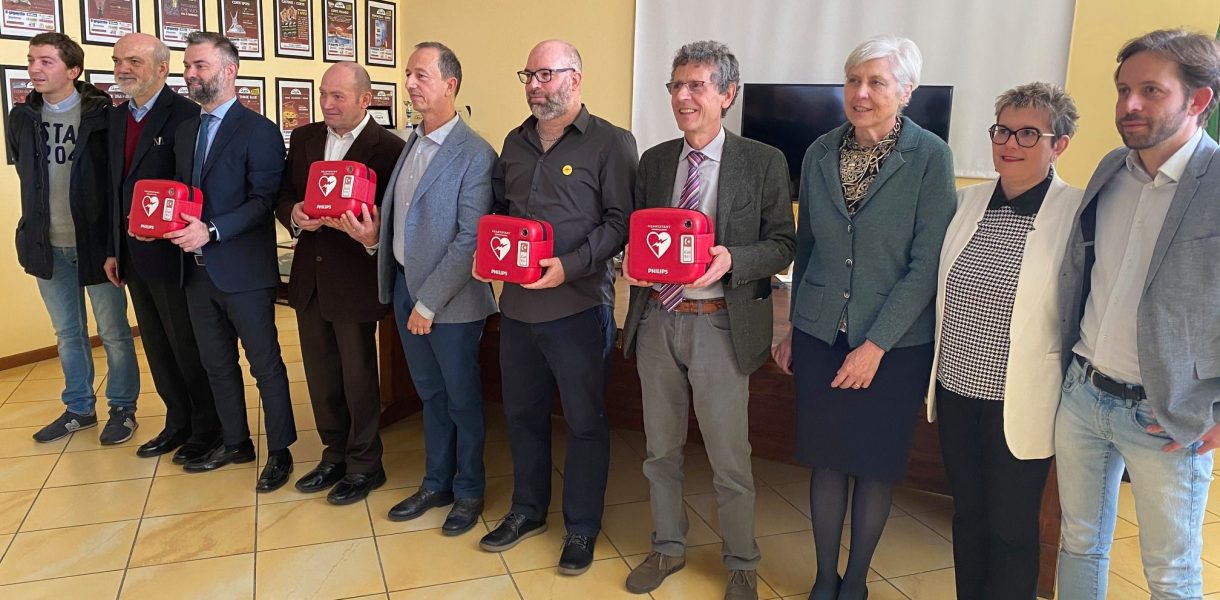 Quattro defibrillatori per le scuole di Bellinzago